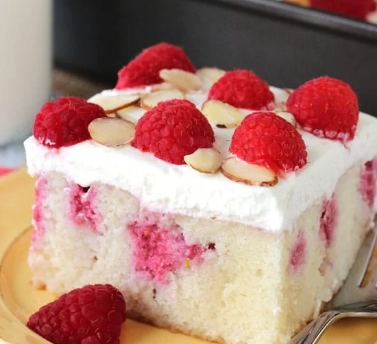 raspberryalmondpokecake